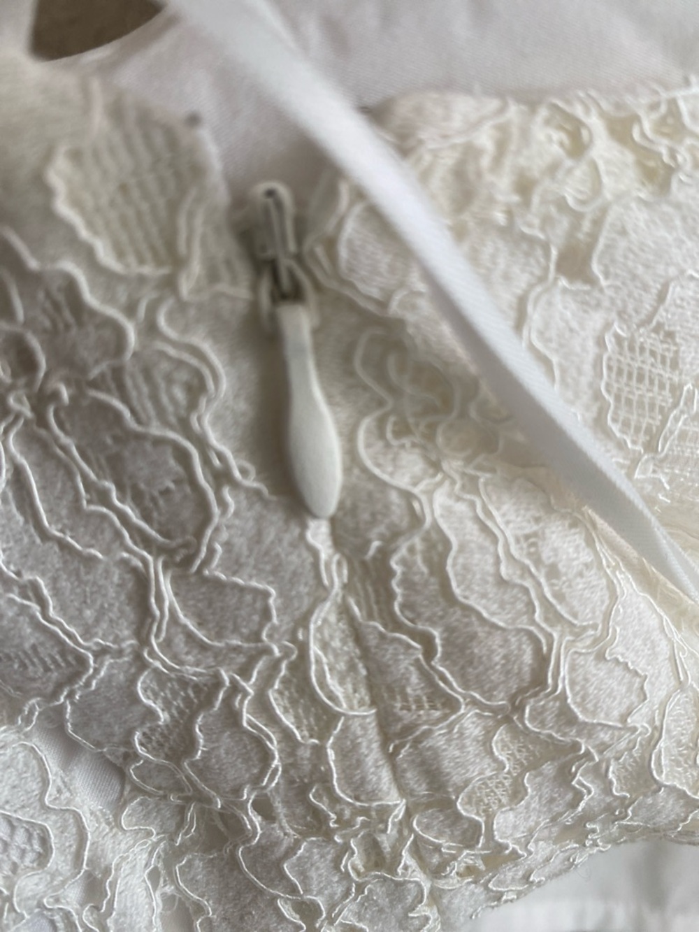 Leyden NWT one should lace ivory medium top - Picture 6 of 6